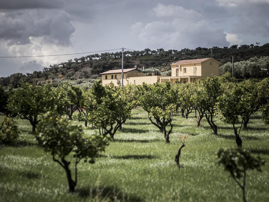 Agriturismo Il Giriatello 크로토네 외부 사진
